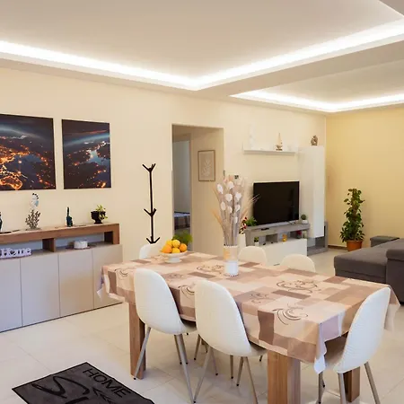 Ivan House - Sicilia Daire Terrasini
